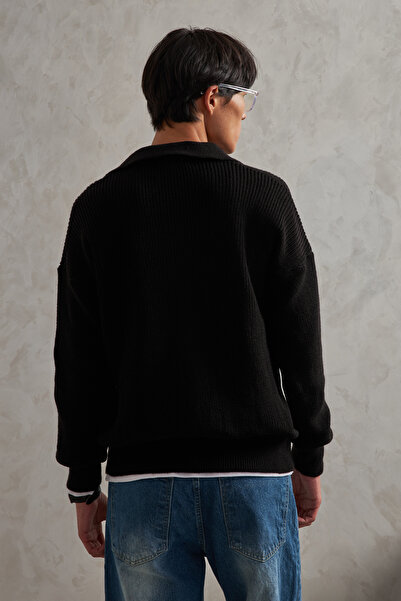 HYMAN Men's Buttoned Collar Oversized Sweater