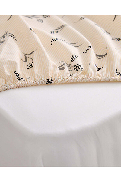 REDTAG Ivory Floral Printed Fitted Sheet (Super King Size)