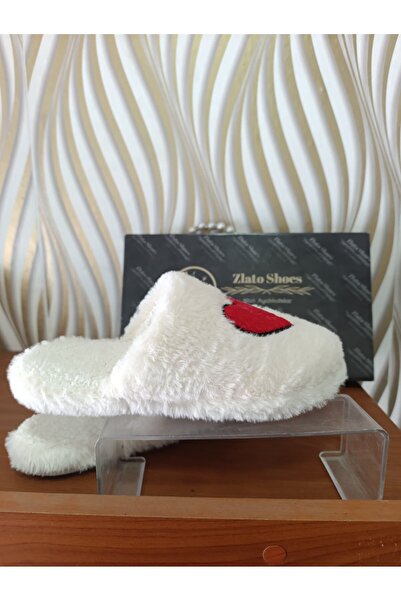 Zlato Women's Heart Detailed Plush Soft Textured Slippers