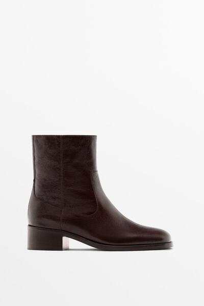 Massimo Dutti Çatlak görünümlü deri düz bot