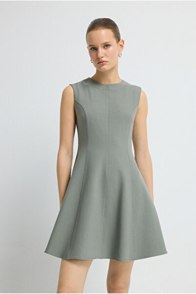adL Kolsuz Evaze Elbise
