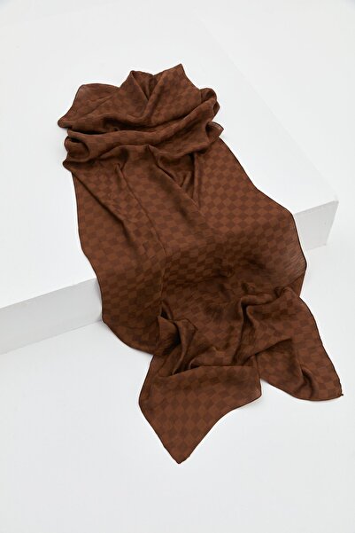 Nihan Tuğba Dama Desen Şal Açık Kahve