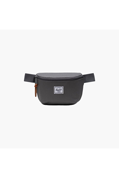 Herschel Supply Co. حقيبة خصر Fourteen من Herschel Supply Co مزودة بسحاب للإغلاق