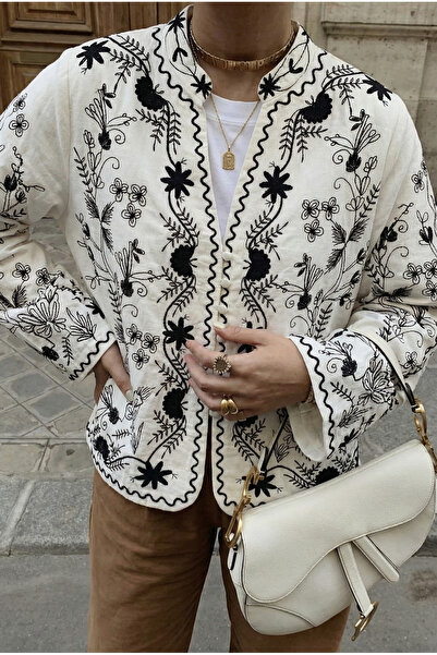 FEMELLE Γυναικείο μπουφάν με λευκό κέντημα