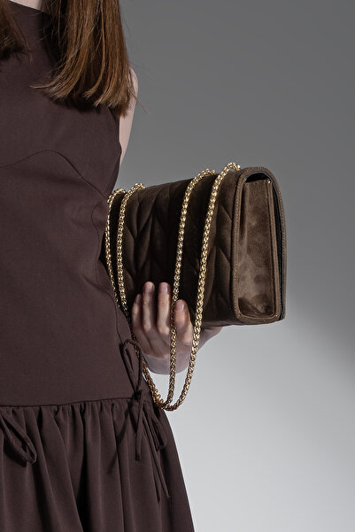 Marjin Γυναικεία τσάντα ώμου σε χρυσό χρώμα με χρυσή αλυσίδα Delbin καφέ σουέντ
