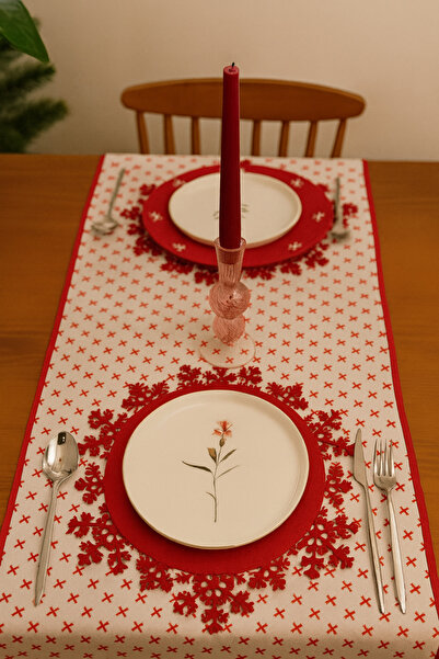 Yılbaşı Runner Kırmızı Beyaz Geyik 150-50cm