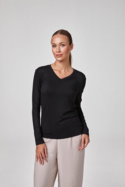 relactive Women's Long Sleeve V-Neck Body Fit Molded Black T-Shirt C3T2N62