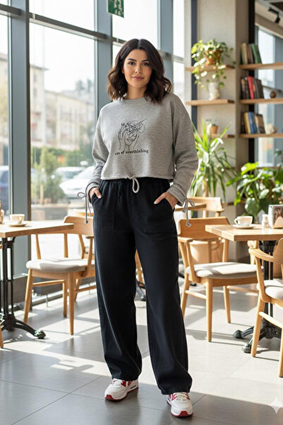 Le'sluette shadow of style Γυναικείο φούτερ CEO Of Overthinking με κέντημα με λεπτομέρειες στον αστράγαλο και τη μέση με κορδόνι O oversized Crop Sweatshirt Grimelange