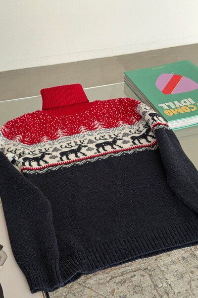 Özge Özgenç Turtleneck Deer Patterned Wool Sweater