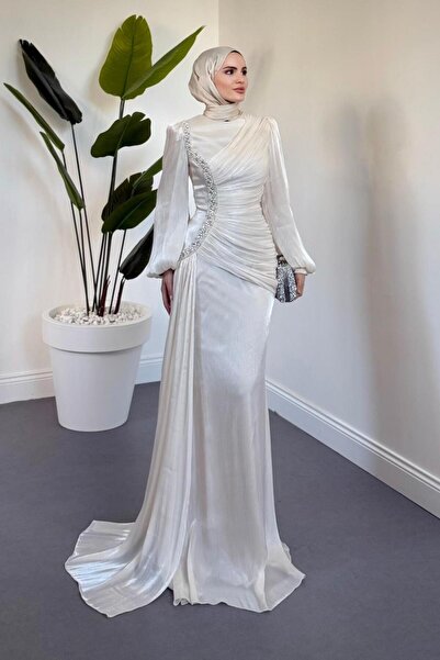 MERVEN AKYÜZ Ansel Yandan Taşlı Drapeli Janjan Abiye Ekru