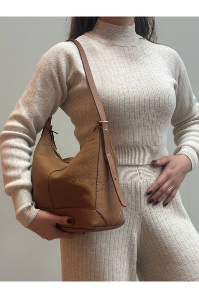 MaVaux Moka 100% Genuine Leather Stylish Detailed Shoulder Bag