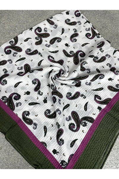 Sobe Hediyelik Kraş Textured White Background Paisley Patterned Writing