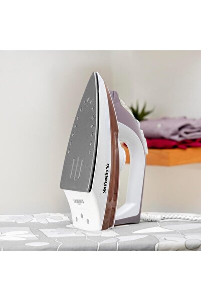 Olsenmark OMSI1828 Professional Steam Iron, 1600W, Multi-Color, Dry/Steam/Adjustable Steam