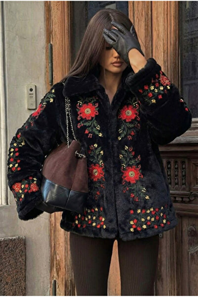 FEMELLE Μαύρο κεντημένο vintage μπουφάν από ψεύτικη γούνα