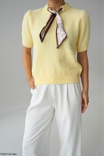 Qu Style Κοντομάνικο πουλόβερ με κασκόλ