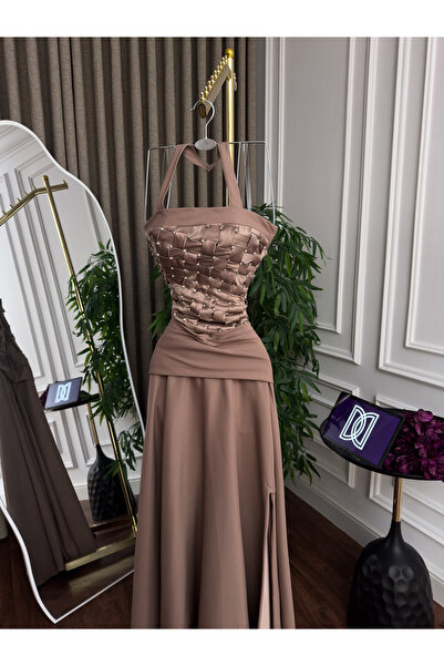 Generic Original Dior Beirut evening gown - luxurious taffeta with embroidery and corset - elegant classic design