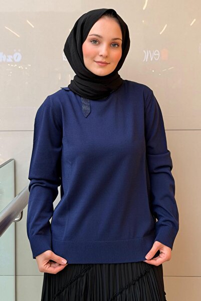 Ghisa Knitwear Tunic with Bow and Stone on the Collar