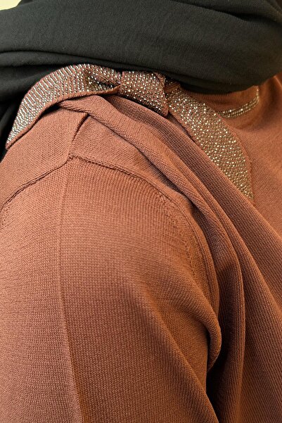 Ghisa Knitwear Tunic with Bow and Stone on the Collar