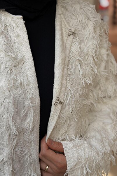 Ghisa Front Buckle Closure Rope Tassel Knitwear Jacket