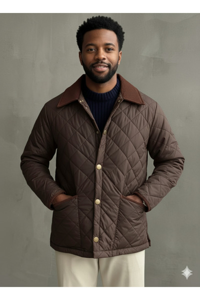 A&O Style Ανδρικό καπιτονέ παλτό καφέ ρυθμισμένης εφαρμογής υψηλής ποιότητας με κλείσιμο με κουμπωτά και λεπτομέρεια γιακά από γαμπαρντίνα