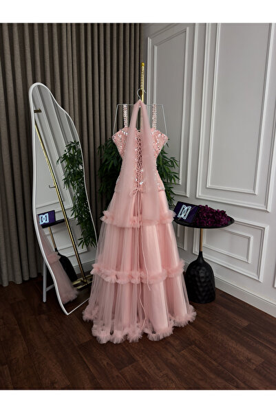 Generic The pink dream dress - a luxurious flared tulle gown with pearl embroidery and crystal beads - an unforgettable princess look