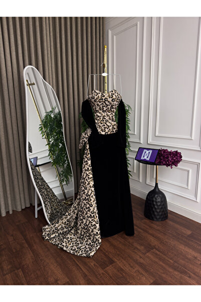 Generic Dior Beirut Dress - Luxurious Leopard Print Jacquard Wool - Dramatic Flared Design That Steals the Show