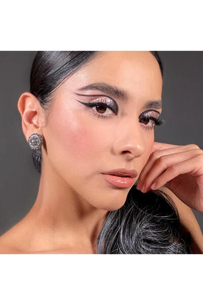 MOİRA Diamond Daze Liquid Shadow (012, Stardust)