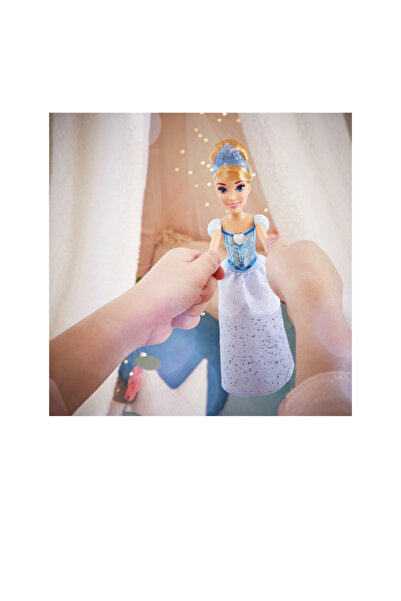 Hasbro Papusa Disney Princess, Royal Shimmer - Cenusareasa