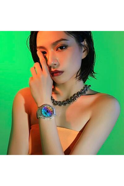 Casio 200 waterproof Shi Ying movement resin strap.