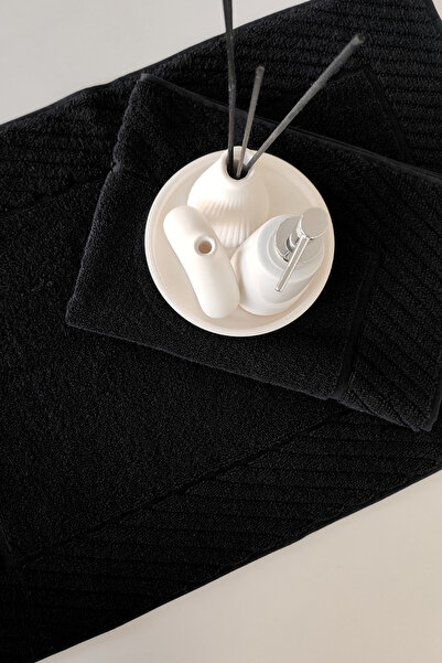 Sevim Set of 2 Diagonal Striped Foot Towels - 100% Cotton Towel Set - 50X70 cm - Black