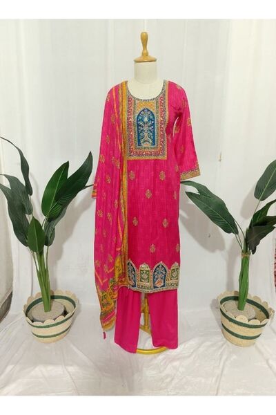 HashtagBe بدلة راني الوردية متعددة الألوان