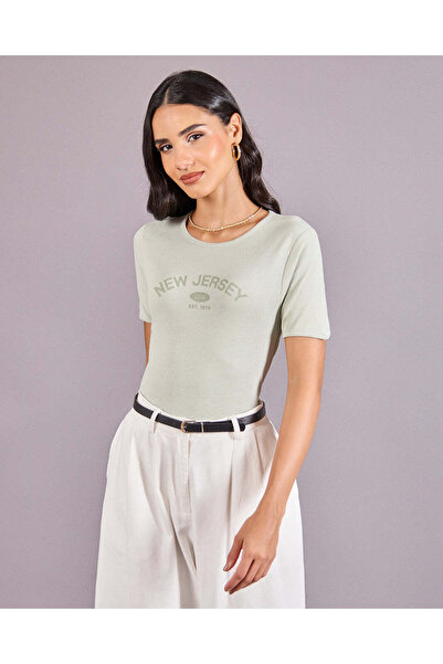 REDTAG تي شيرت نسائي أخضر مطبوع