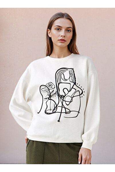 FAV Graphic Print Sweatshirt with Crew Neck