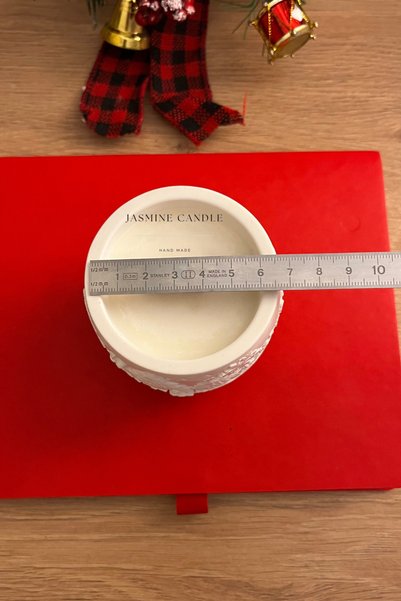 Jasmine Candle Şömine Sesi Çıkartan Ahşap Fitilli Kabartmalı Yılbaşı Soya Wax Mumu