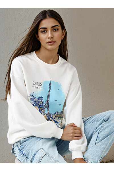 FAV Graphic Print Sweatshirt with Crew Neck