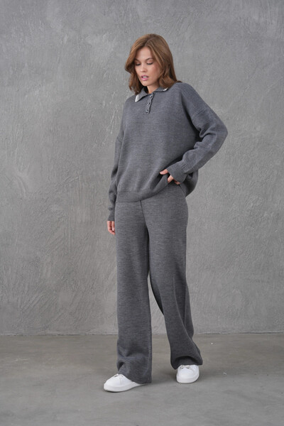 Park Karon Γυναικείο πουλόβερ με λεπτομέρεια με κουμπιά με λαιμόκοψη παντελόν...