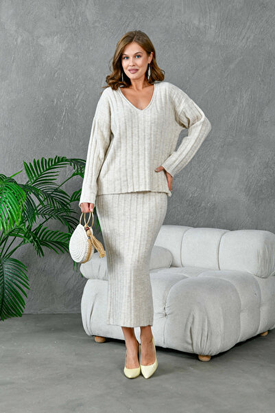 Park Karon Women's V-Neck Corded Fabric Sweater Skirt Two-Piece Knitwear Set