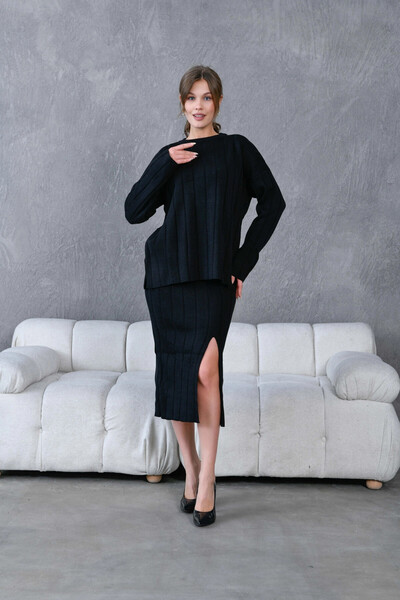 Park Karon Women's Crew Neck Slit Sweater Skirt Two-Piece Knitwear Set