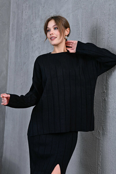 Park Karon Women's Crew Neck Slit Sweater Skirt Two-Piece Knitwear Set