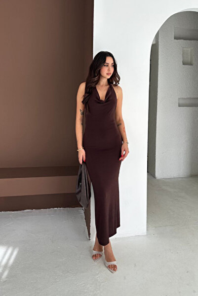 moda poni Sırt Dekolte Detaylı Degaje Yaka Simli Uzun Elbise