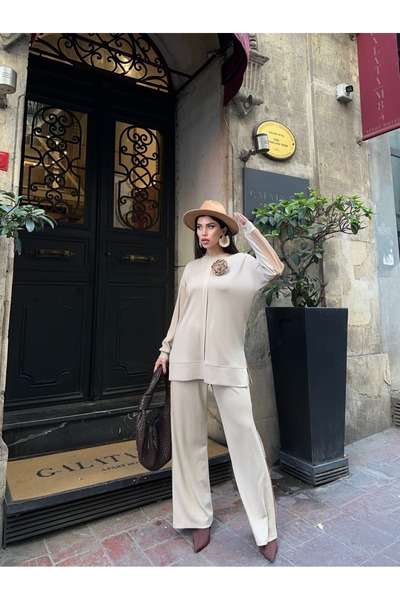 Moda İkra Women's Top and Bottom Set with Rose Detail at the Collar and Slit Details on the Sides.