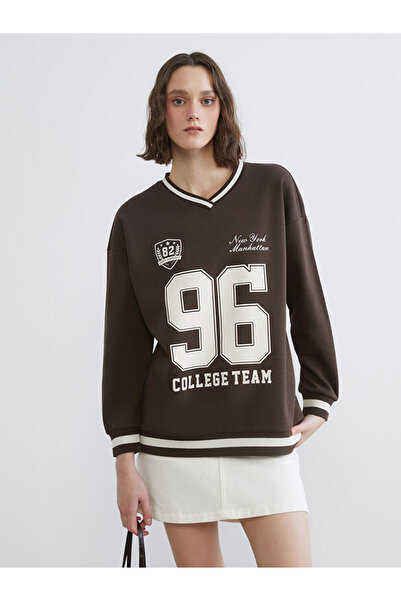 LC Waikiki UZG STORE'dan Stil Sahiplerine V Dikim Baskılı Bol Dikim Kadın Kal...