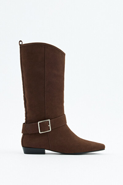 LUTVELIZADE Çizme 2528 - Küt Burun Kemer Detaylı Acı Kahve Süet Kadın Çizme