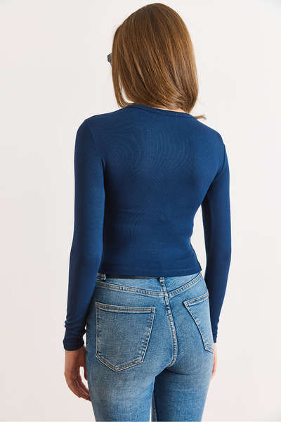 Olalook Γυναικεία μπλούζα ινδικής χρώματος με λεπτομέρεια μαλακής υφής ζακέτα BLZ-19003142