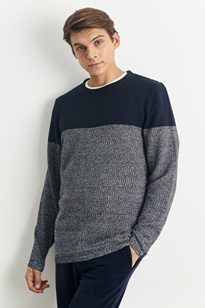 ALTINYILDIZ CLASSICS Πλεκτό πουλόβερ με λαιμόκοψη σε μπλε ναυτικό-κρεμ χρώμα Standard Fit Normal Cut