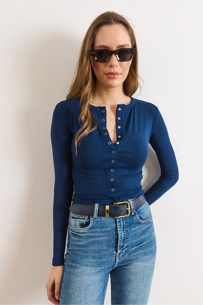 Olalook Γυναικεία μπλούζα ινδικής χρώματος με λεπτομέρεια μαλακής υφής ζακέτα BLZ-19003142