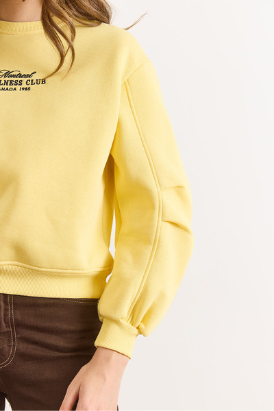 Olalook Γυναικείο φούτερ επένδυση fleece με κίτρινο μανίκι και λεπτομερές κέντημα SWT-19000789