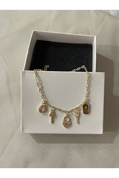 DARENT COLLECTİON Altın Renkli Charm Bileklik – Zarif ve Anlamlı Şıklığın Sem...