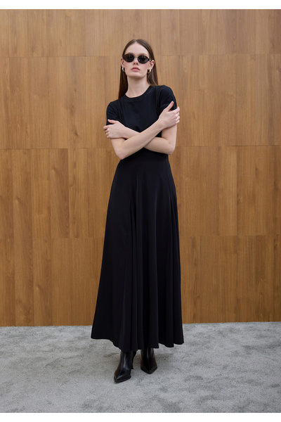 Birgül Bektaş Μαύρη φούστα κρεπ Godeli