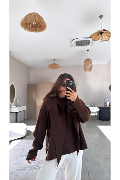 Buket Teke Pulover moale cu detaliu șal maro